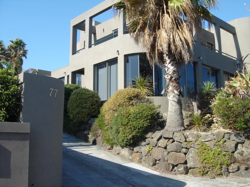 1/77 Beach Road, Mentone, VIC 3194