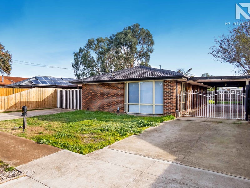 23 Moss Street, Melton South, VIC 3338