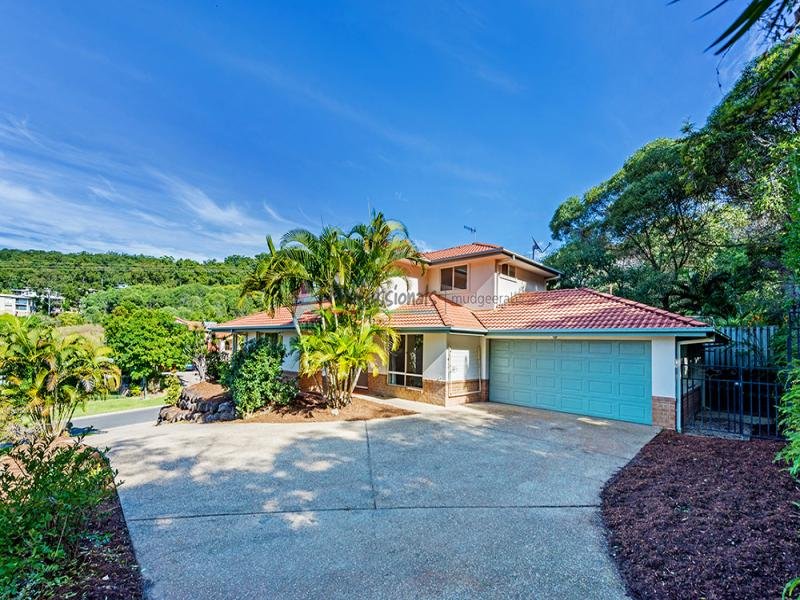 11 Hertford Crescent, Mudgeeraba, Qld 4213 Property Details