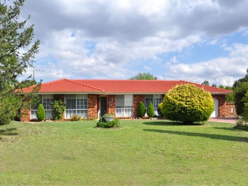 74 Colville Street, Bathurst, NSW 2795 Property Details