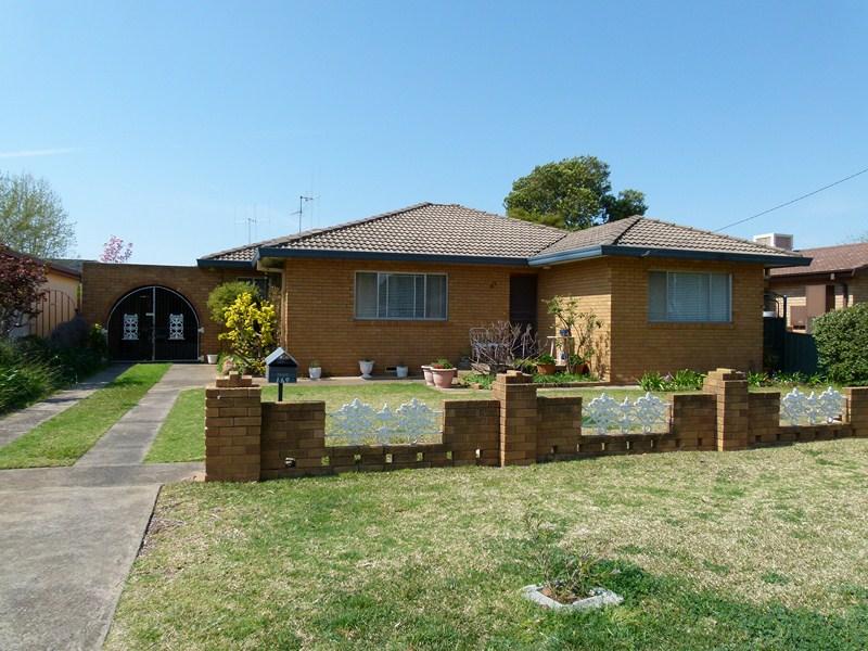 169 Farnell Street, Forbes, NSW 2871 Property Details