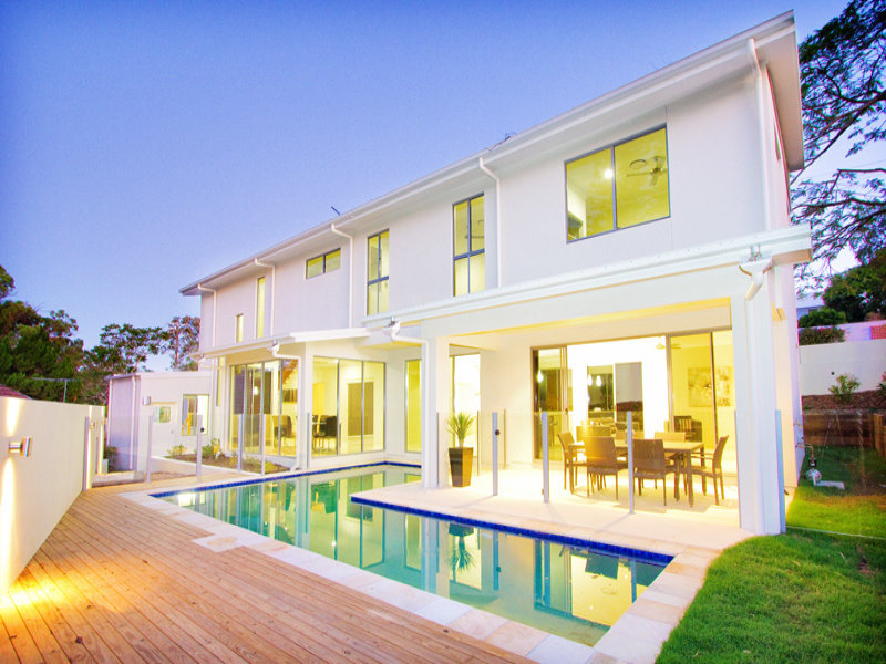 136 Hawken Drive, St Lucia, QLD 4067