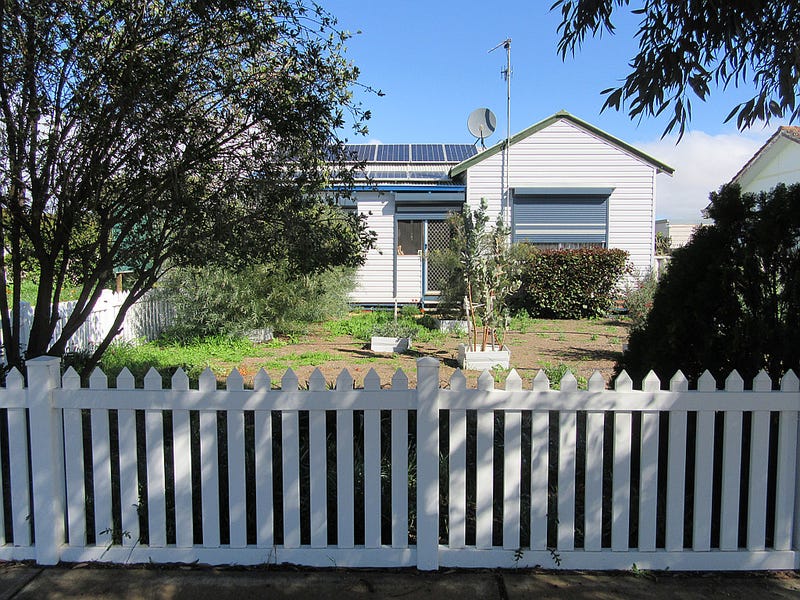 4 Railway Avenue, Carnamah, WA 6517