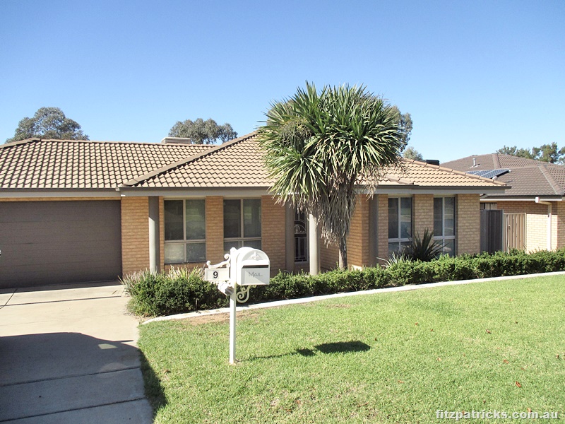 9 Barrima Drive, Glenfield Park, NSW 2650