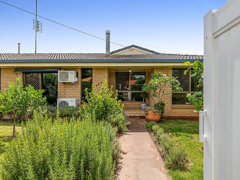 525 Greenwattle Street, Glenvale, QLD 4350