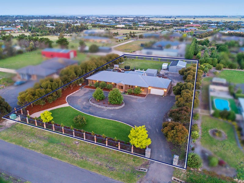 16 The Grange, Bannockburn, Vic 3331 Property Details