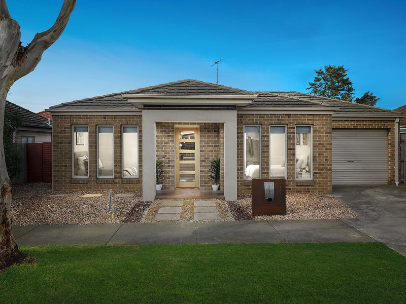 29 Highview Parade, Hamlyn Heights, VIC 3215