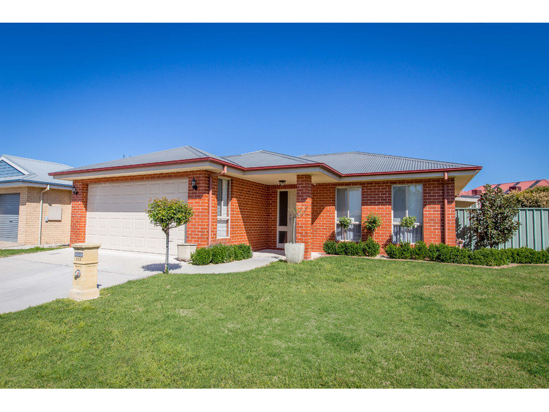 111 Rivergum Drive, East Albury, NSW 2640