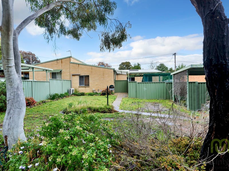 28 Langdon Avenue, Wanniassa, ACT 2903 Property Details