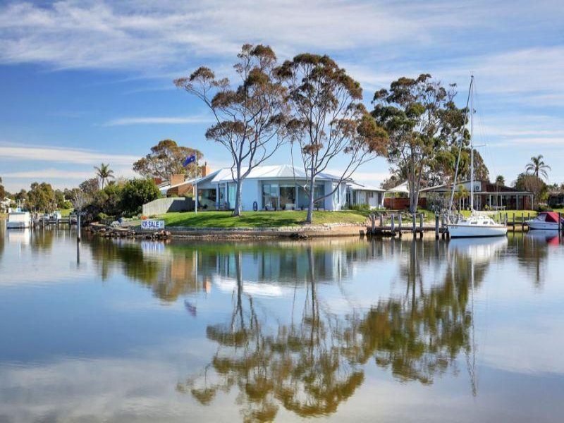 4 The Beacons, Paynesville, VIC 3880