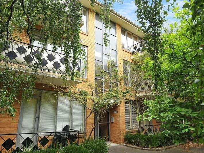 13/3 Wimbledon Avenue, Elwood, VIC 3184