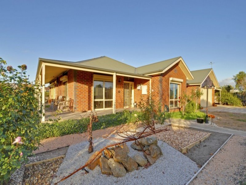 57 Wood Street, Rosedale, Vic 3847 Property Details