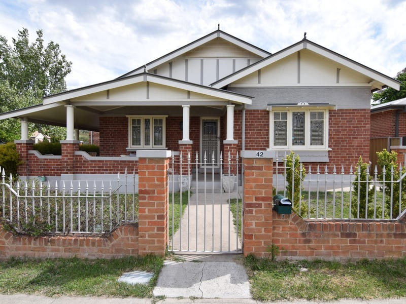 42 Piper Street, Bathurst, NSW 2795