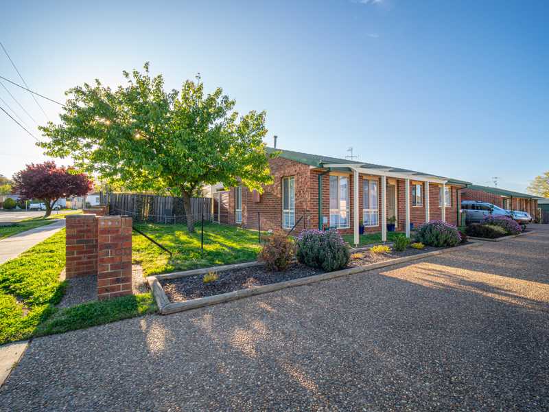 1/64 Thorpe Avenue, Queanbeyan, NSW 2620