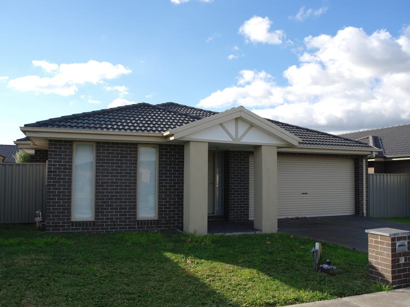 52 Bradford Drive, Cranbourne East, VIC 3977