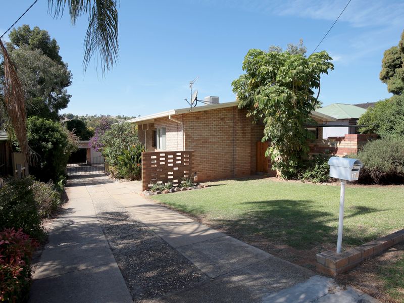 175 Lake Albert Road, Kooringal, NSW 2650