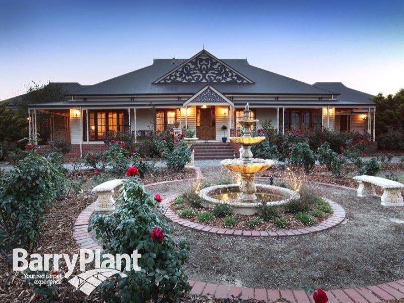 11 Highgrove Drive, Sunbury, Vic 3429 Property Details