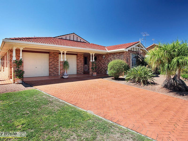 3 Friendship Key, Forster, NSW 2428