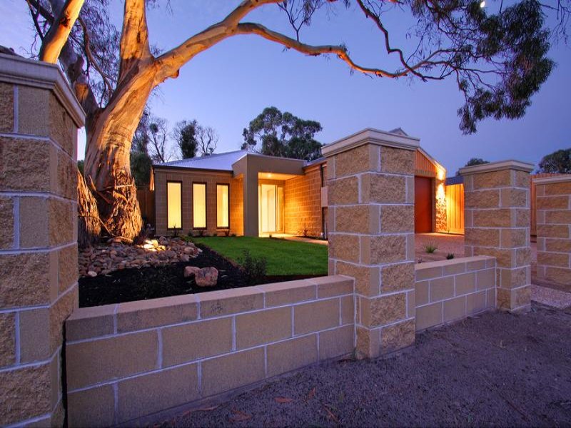 2D Inglewood Cres, Rosebud, Vic 3939