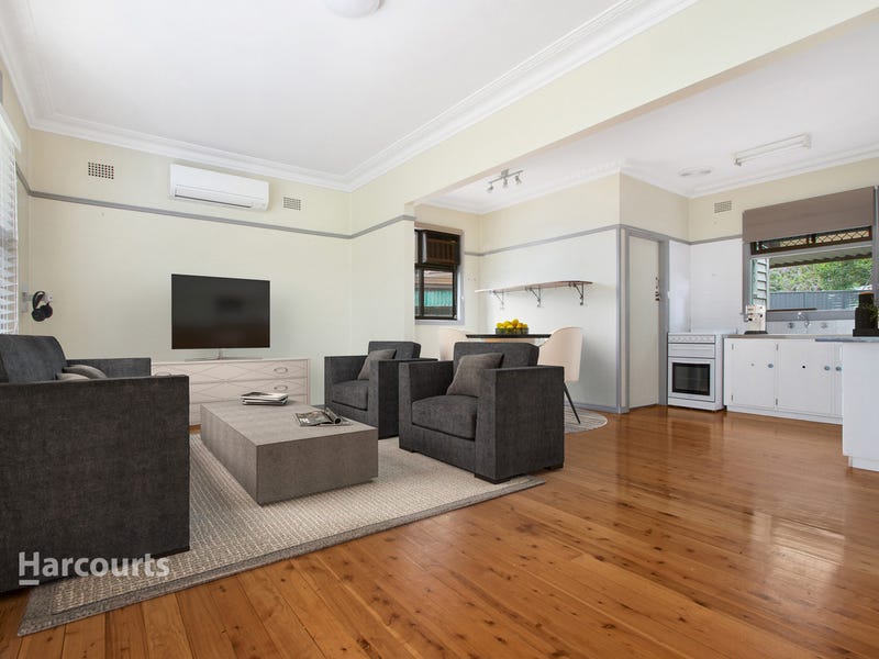 8 Gloucester Crescent, Dapto, NSW 2530 Property Details