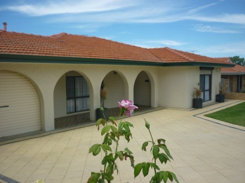 35 Hadley Gardens, Kardinya, WA 6163 Property Details