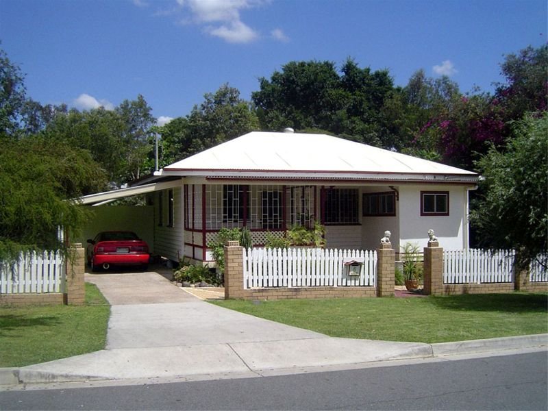 8 Barker Street Ipswich Qld 4305 Property Details