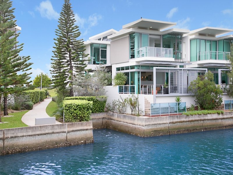 9107 Ephraim Island Parade, Paradise Point, QLD 4216