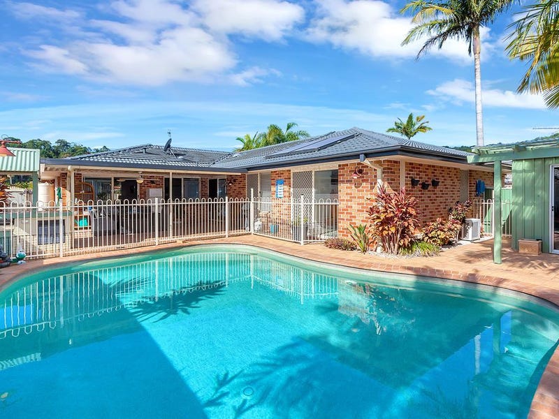 18 Gilchrist Drive, Currumbin Waters, QLD 4223