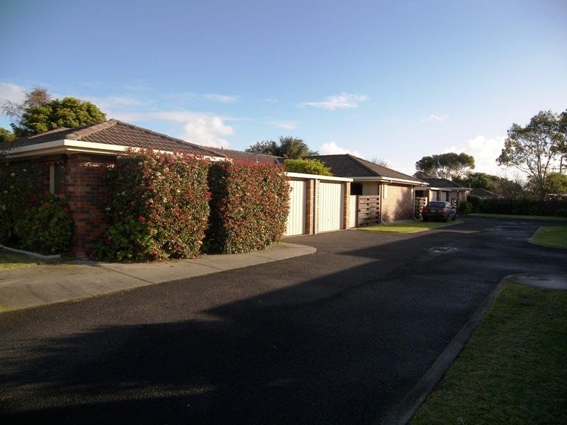 2/68 Whitehead Grove, Rosebud, Vic 3939 Property Details