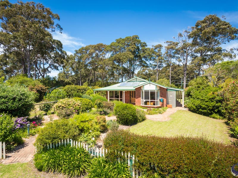 12 Woods Place, North Narooma, NSW 2546