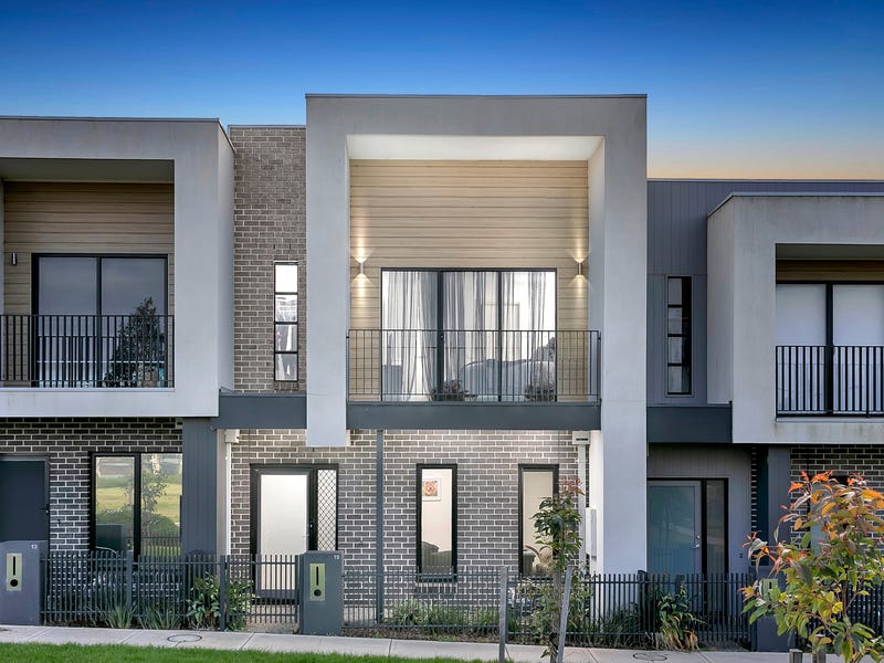 15 Clarence Walk, Mickleham, Vic 3064 Property Details