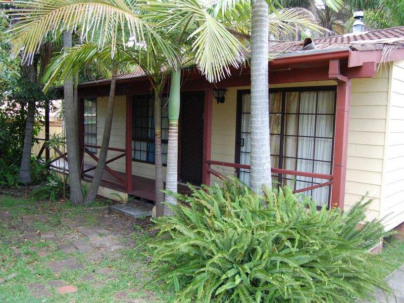 24 Catherine Street, Mannering Park, NSW 2259