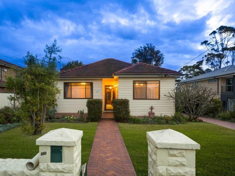680 Henry Lawson Drive, East Hills, NSW 2213
