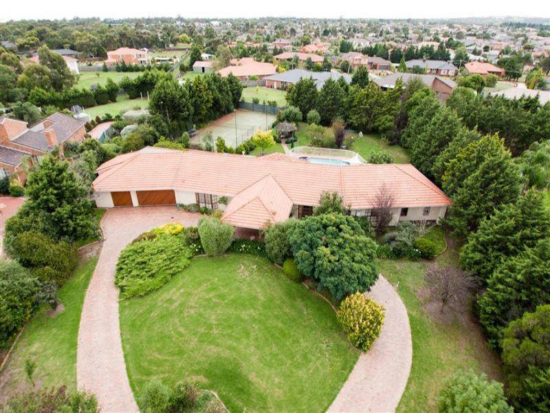 14 Inverness Mews, Greenvale, VIC 3059