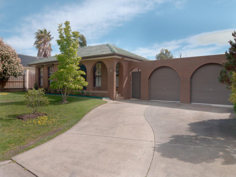 40 Pembroke Drive, Somerville, Vic 3912 Property Details