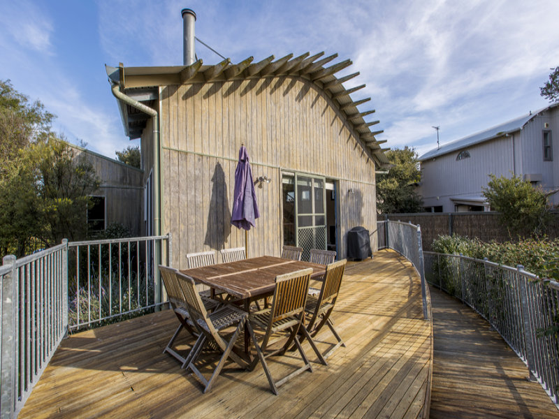 220 Surf Parade, Inverloch, Vic 3996 Property Details