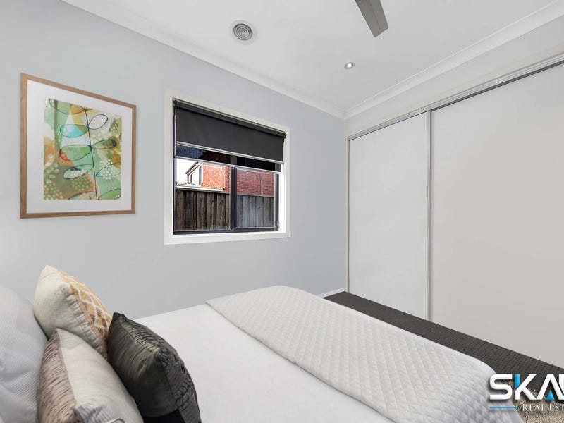 82 Ellscott Boulevard, Mickleham, Vic 3064 Property Details