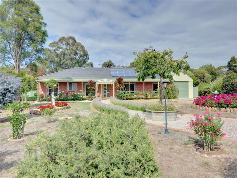 1A Ashley Grove, Mount Helen, VIC 3350