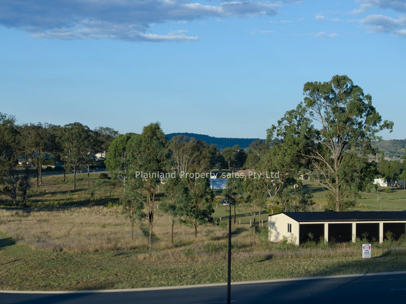 70 Fairway Drive, Kensington Grove, QLD 4341