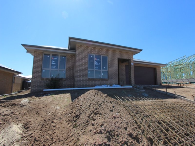 70 Graham Drive, Kelso, NSW 2795