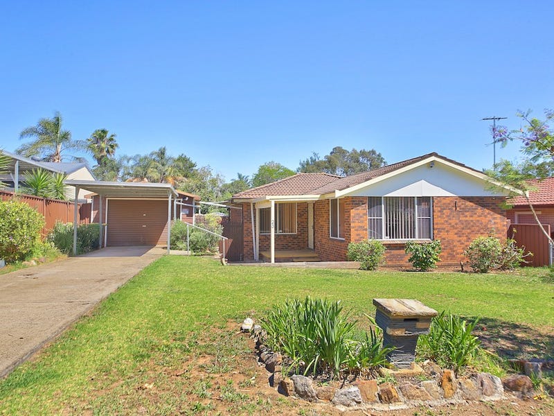 23 Larapinta Cres, St Helens Park, NSW 2560