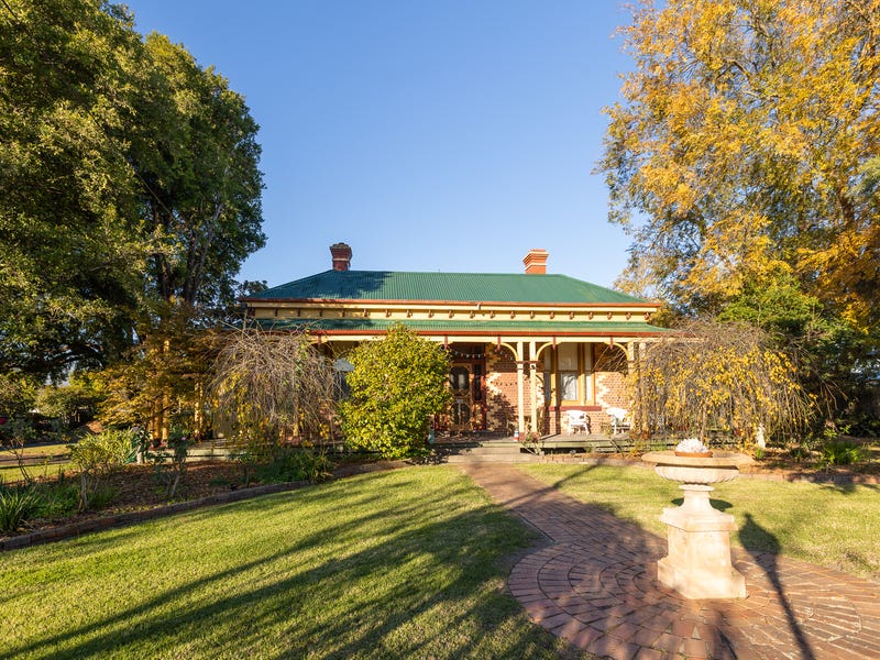 37 Day Street, Bairnsdale, Vic 3875 House for Sale