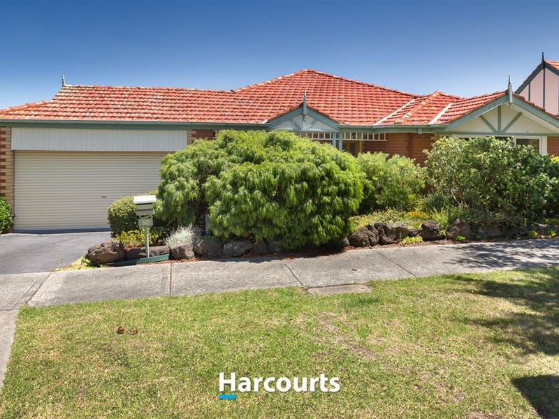 92 Quarry Hills Drive, Berwick, VIC 3806