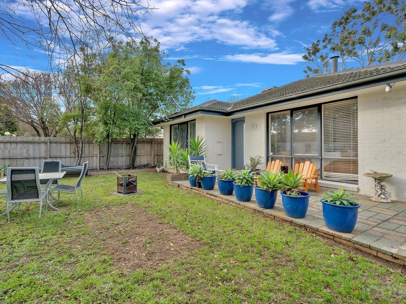 8 Bundora Parade, Mentone, Vic 3194 Property Details