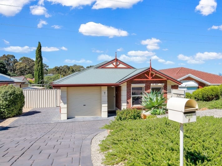 7 Estate Drive, Flagstaff Hill, SA 5159