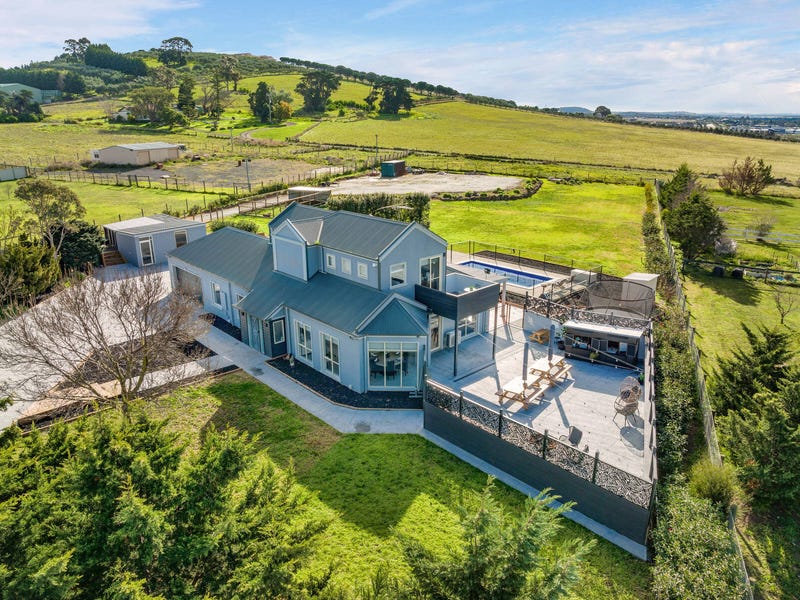 22 Moore Road, Sunbury, VIC 3429