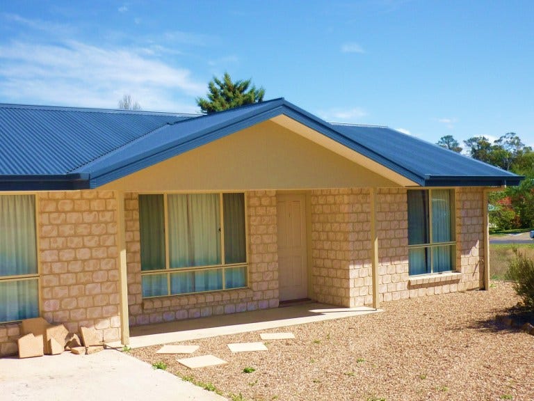 1/4 Rutledge Place, Cooma, NSW 2630