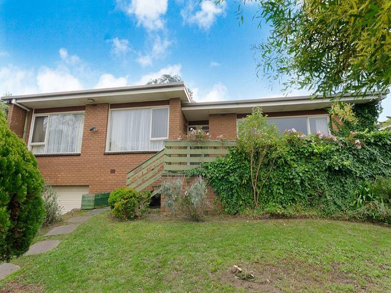 6 Thornbury Lane, Highton, VIC 3216