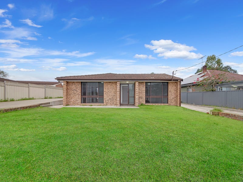 25 Sydney Road, Hornsby Heights, NSW 2077