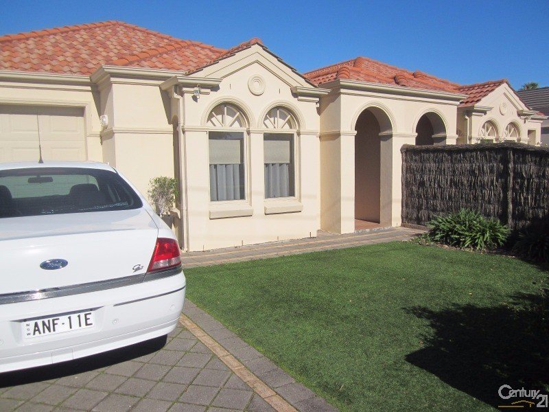 5 Clovelly Avenue, Glenelg North, SA 5045